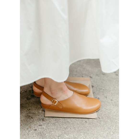 Beatrice Valenzuela Shoes - Beatrice Valenzuela Cajeta Clogs – Musk Brown Leather – Women’s Size 10